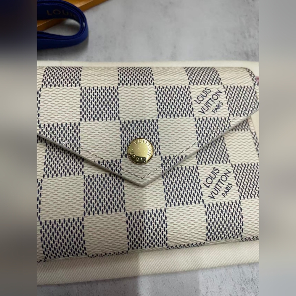 Louis Vuitton Victorine Wallet - Picture 3 of 14